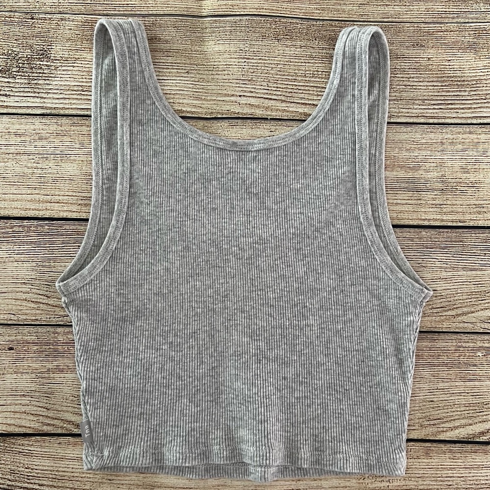 TNA Cropped Ribbed Tank - Picture 3 of 5